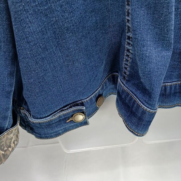 Avenue Denim Trucker Jacket Women's 22/24. Distressed with Leopard Print Cuffs.. - Picture 7 of 14